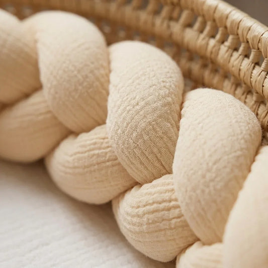 Trenza Protectora de Cuna y Cama en Algodón Muselina Beige | Chichonera Artesanal