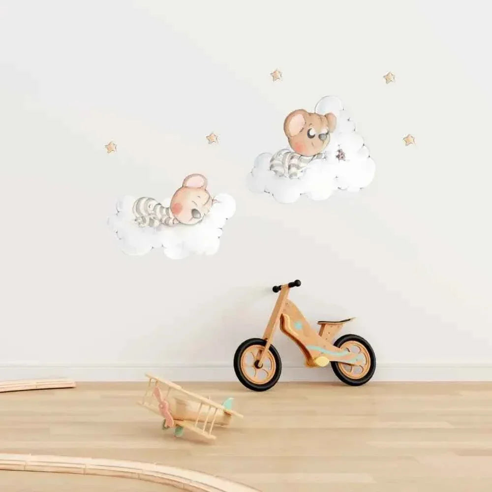 Vinilo Decorativo Infantil SOÑANDO ENTRE NUBES - Sueños de Cigueña