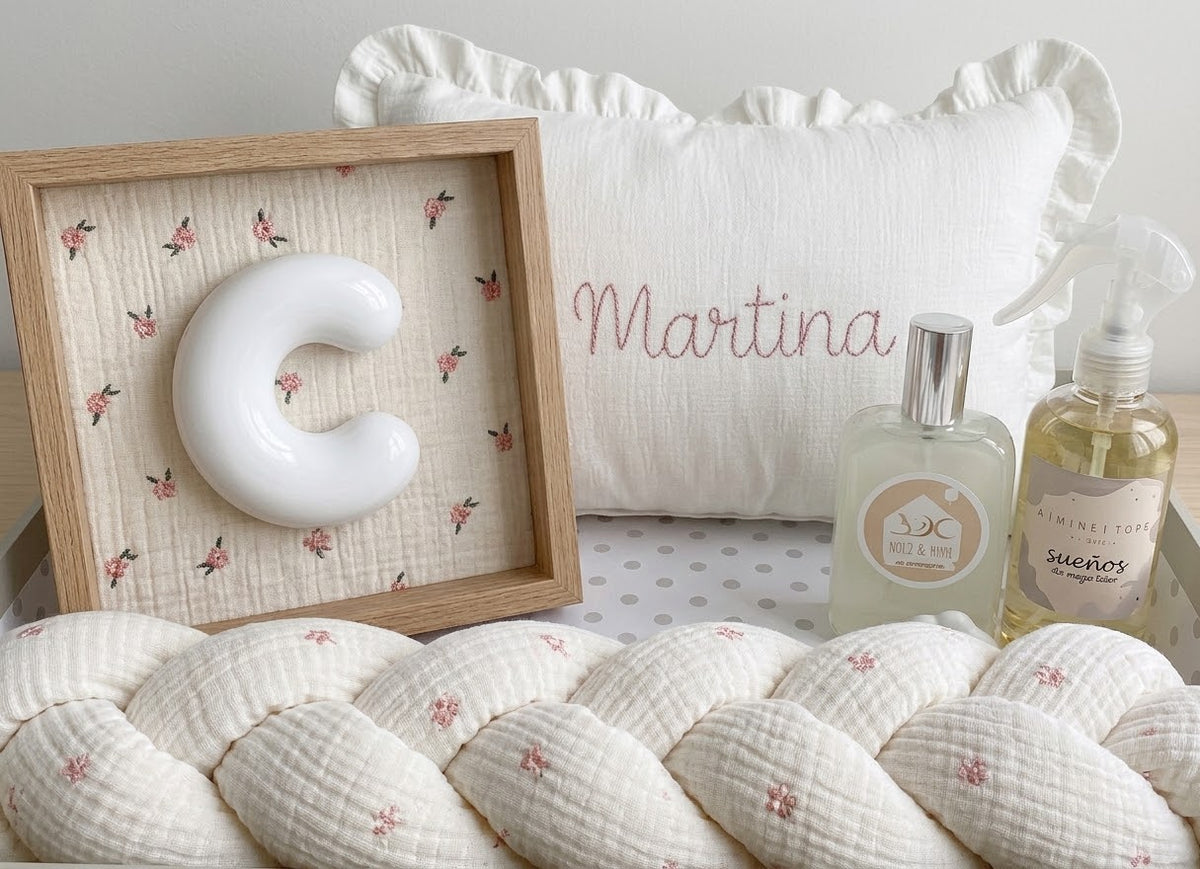 CANASTILLA REGALO BEBE · PREMIUM BORDADO ROSA