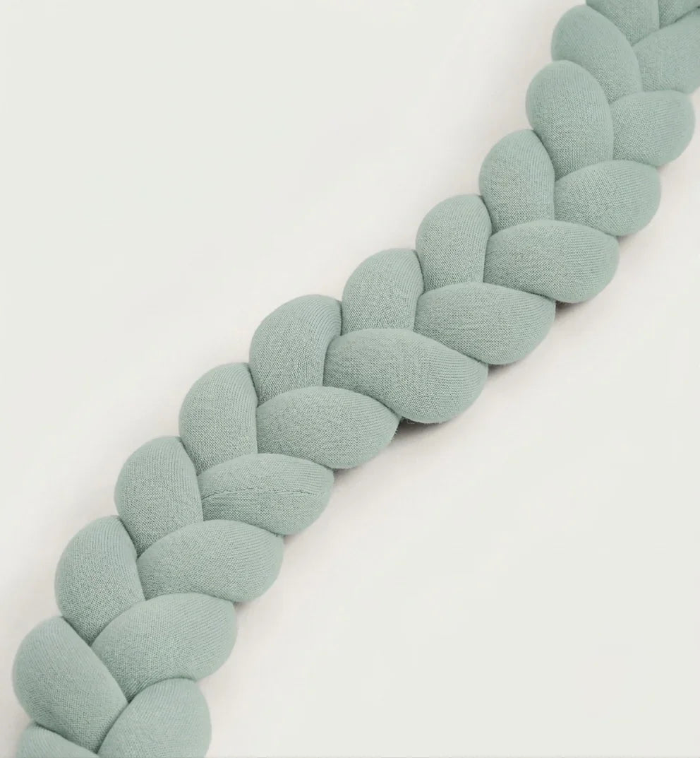 Trenza Protectora de Cuna y Cama en Algodón Menta | Chichonera Artesanal