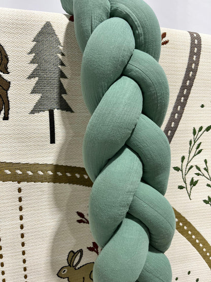 Trenza Protectora de Cuna y Cama en Algodón Muselina Musgo | Chichonera Artesanal