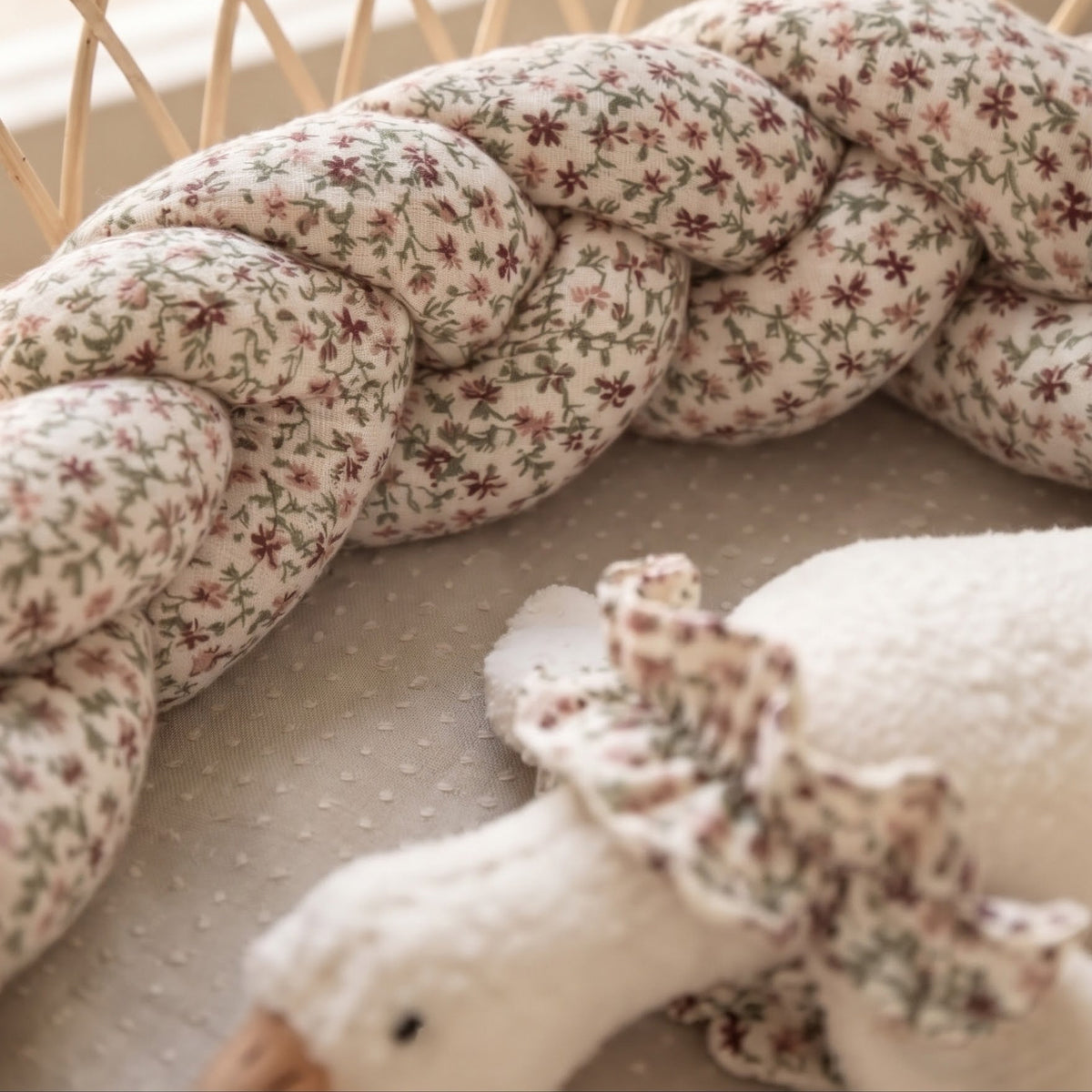 TRENZA PROTECTORA CUNA & CAMA | Muselina Flor FOREST