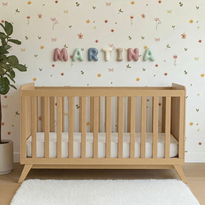 Letra decorativa azul 15cm personalizada para habitación infantil.