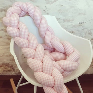 Trenza protectora para cuna y cama artesanal VICHY ROSA 200cm