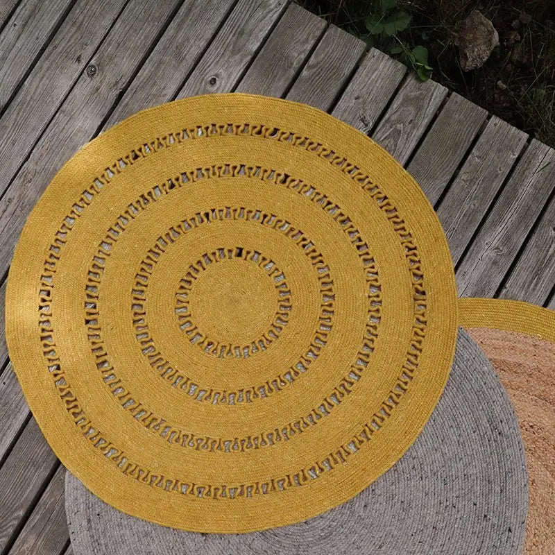 Tapis laine feutrée rond ajourée BIBEK MANGUE S - Sueños de Cigueña