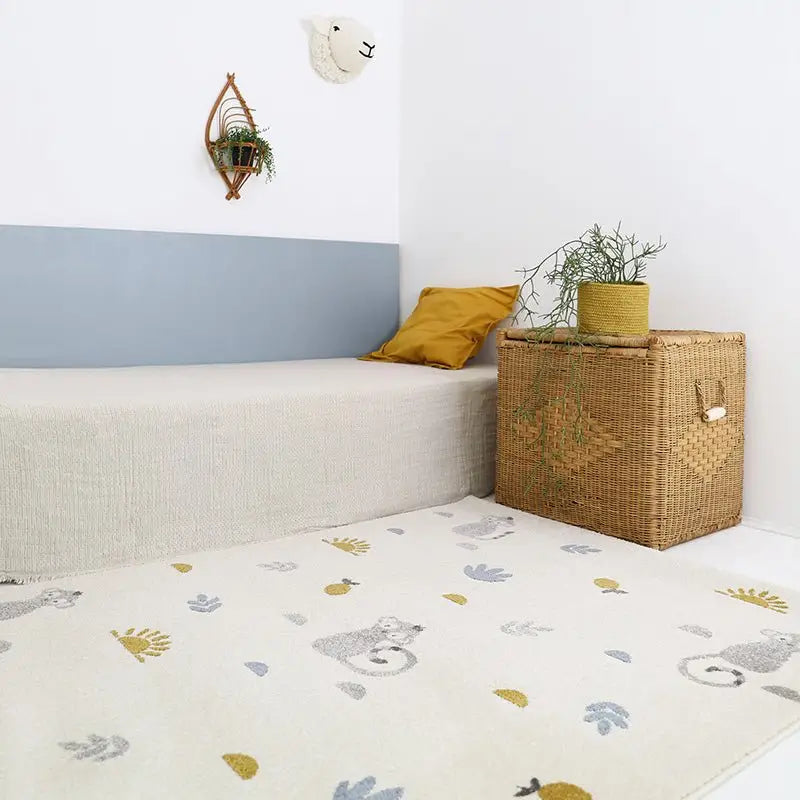 Tapis chambre enfant petit singes LITTLE WILD MONKEY MIEL M - Sueños de Cigueña