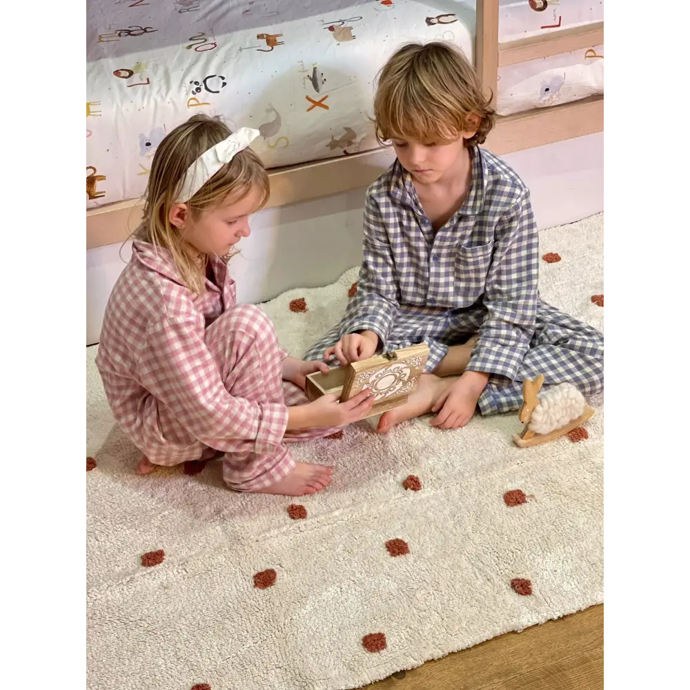 Alfombra Infantil NÜMI AMBRE con lunares - Sueños de Cigueña