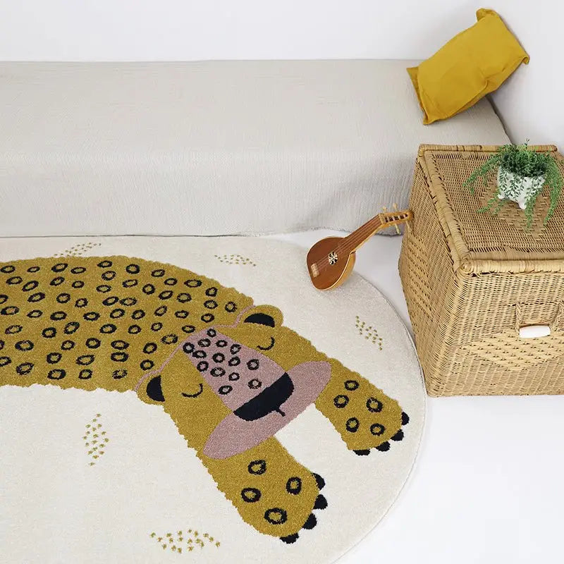 Tapis chambre enfant petit léopard KLEO MIEL - Sueños de Cigueña
