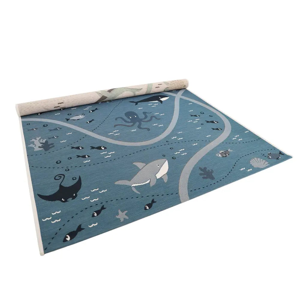 Alfombra Infantil PLAYRUG LITTLE DEEP BLUE 123x80 - Sueños de Cigueña 