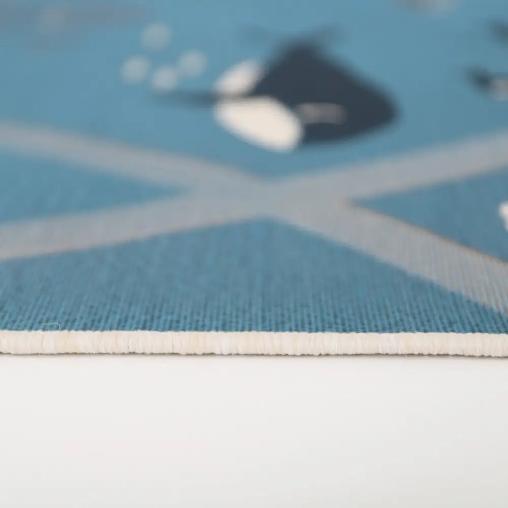 Alfombra Infantil PLAYRUG LITTLE DEEP BLUE 123x80 - Sueños de Cigueña 