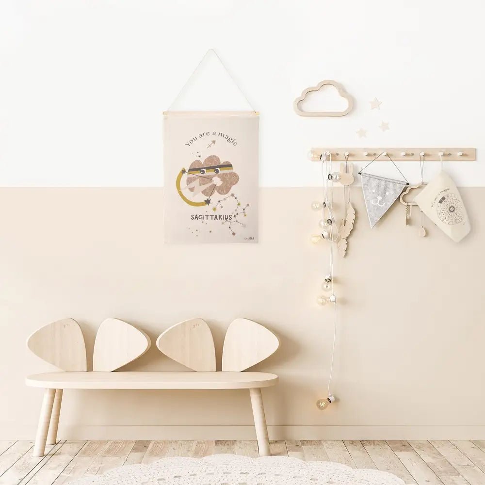 Mural habitación infantil zodíaco horóscopo LITTLE SAGITTARIUS - Sueños de Cigueña 