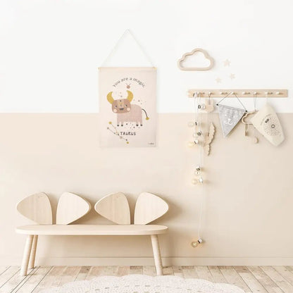 Mural habitación infantil zodíaco horóscopo LITTLE TAURO - Sueños de Cigueña 