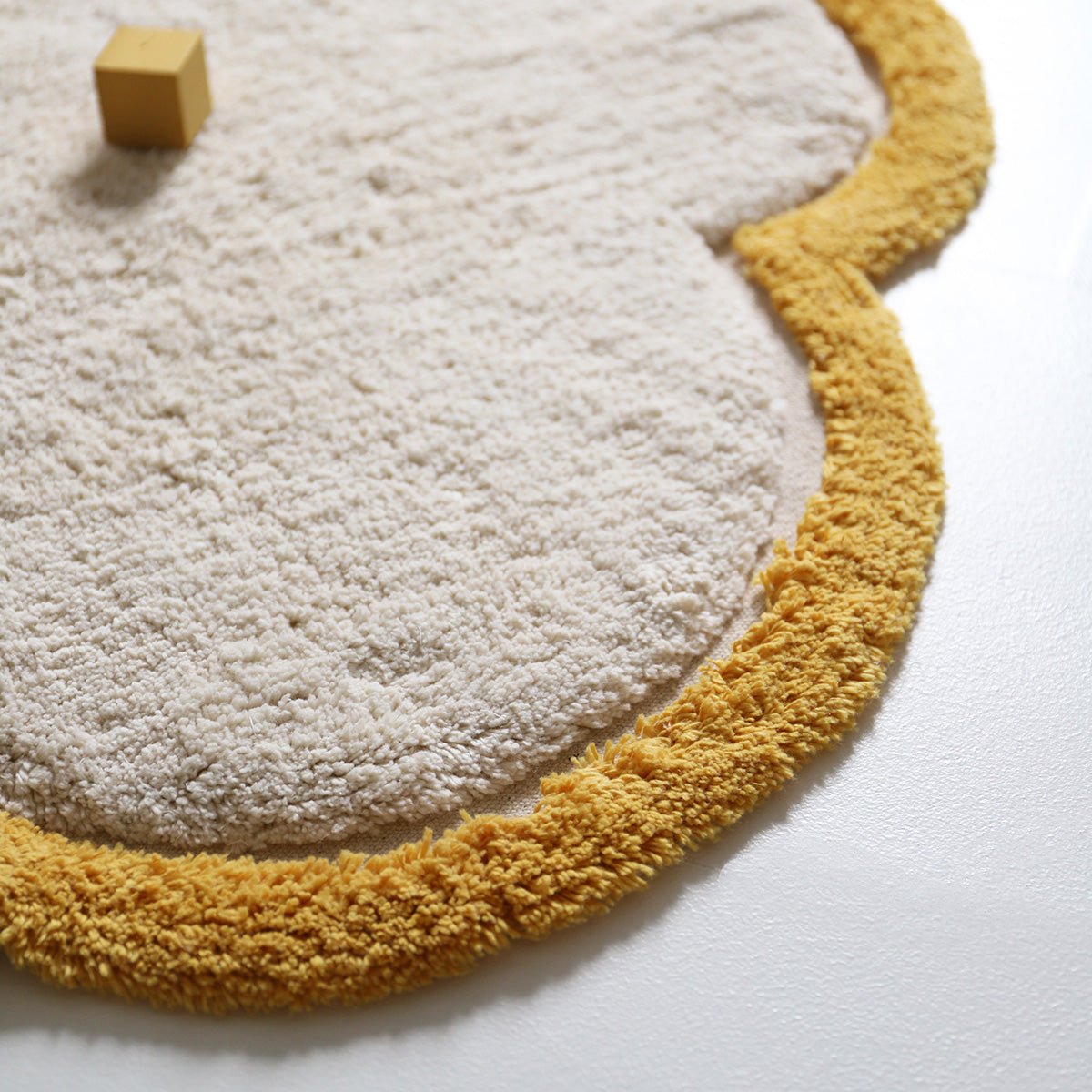 Alfombra infantil Little Nimbus Citrus Cloud - Sueños de Cigueña