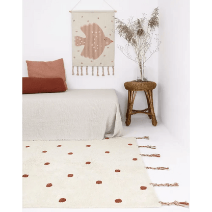 Alfombra Infantil NÜMI AMBRE con lunares 100x150 - Sueños de Cigueña 