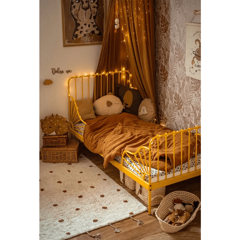 Alfombra Infantil NÜMI AMBRE con lunares 100x150 - Sueños de Cigueña 