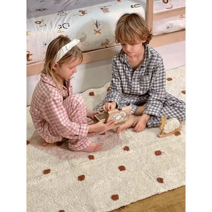 Alfombra Infantil NÜMI AMBRE con lunares 100x150 - Sueños de Cigueña 