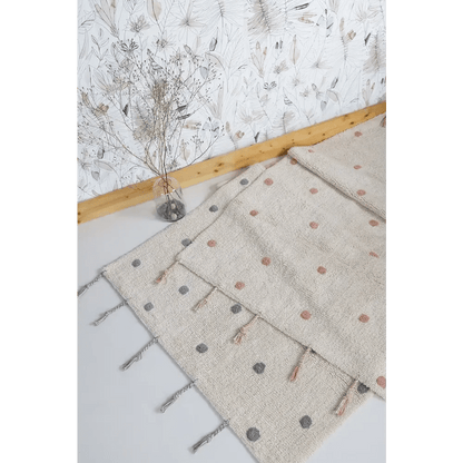 Alfombra Infantil NÜMI GRIS con lunares 100x150 - Sueños de Cigueña 