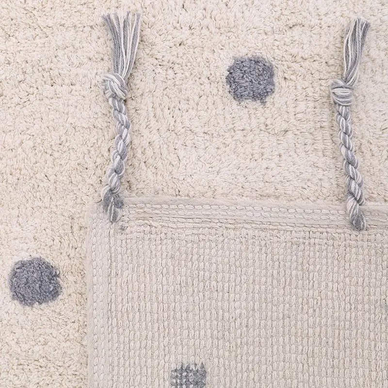 Alfombra Infantil NÜMI GRIS con lunares 100x150 - Sueños de Cigueña 