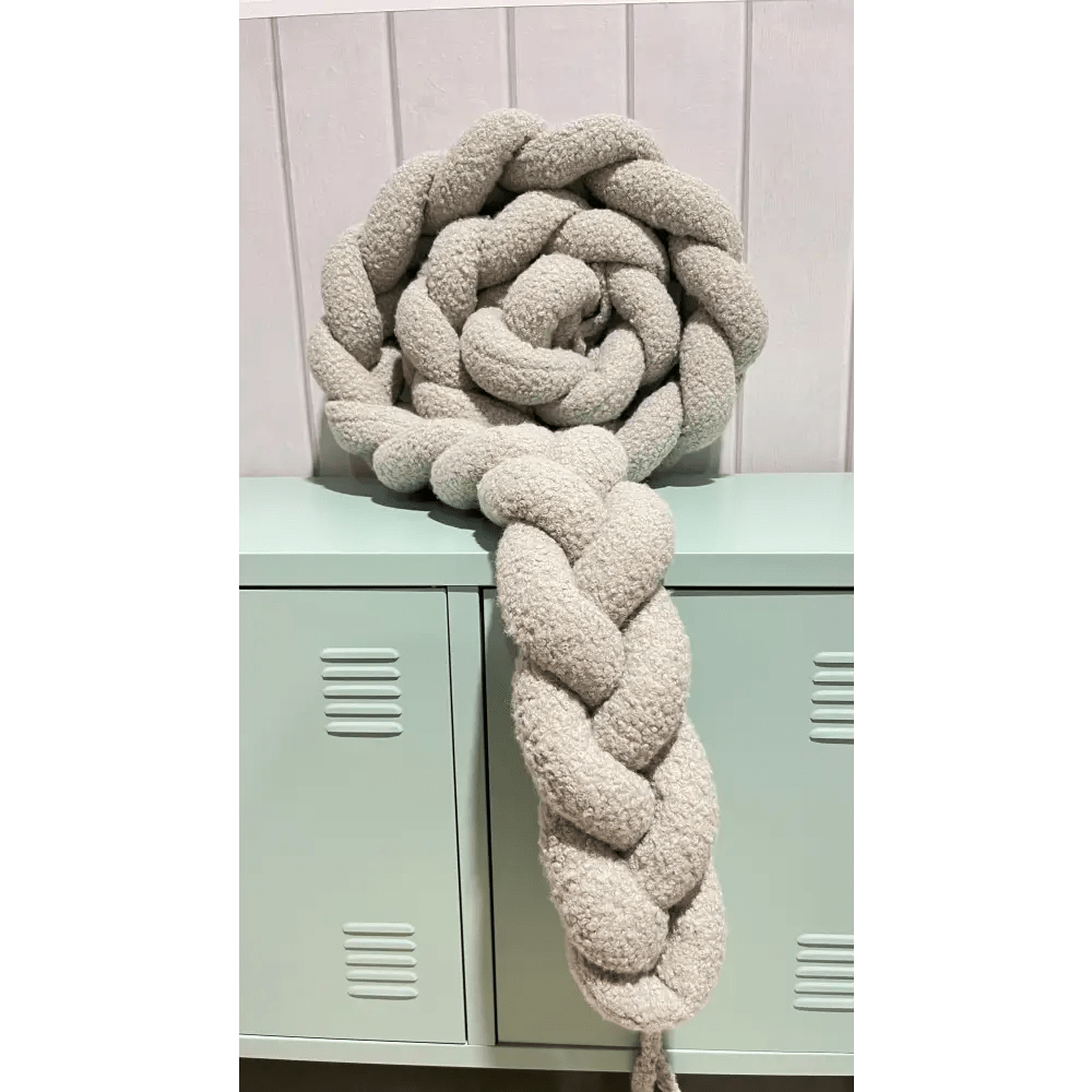 Trenza Protector de Cuna 200cm BOUCLE STONE - Sueños de Cigueña 