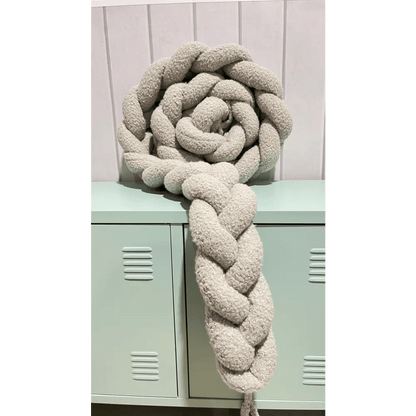 Trenza Protector de Cuna 200cm BOUCLE STONE - Sueños de Cigueña 