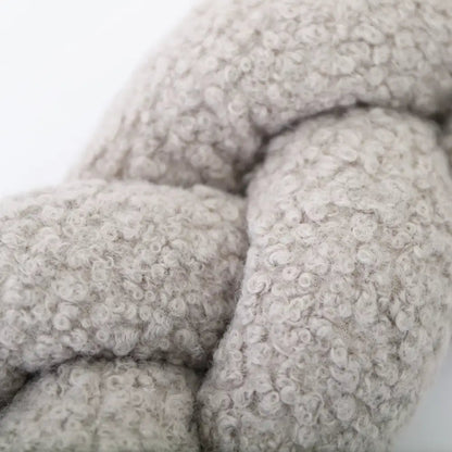 Trenza Protector de Cuna 200cm BOUCLE STONE - Sueños de Cigueña 