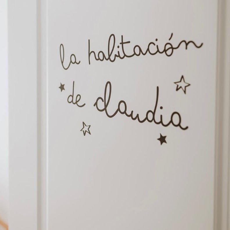 Vinilo Personalizado "La habitación de..." - Sueños de Cigueña 