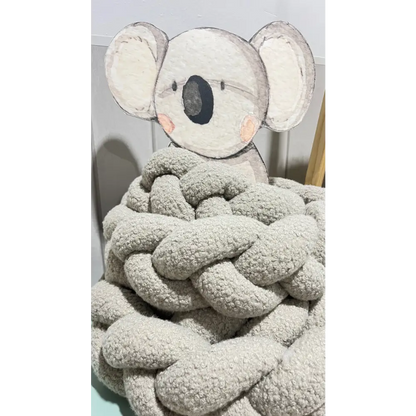 Trenza Protector de Cuna 200cm BOUCLE STONE Trenza Protector de Cuna 180cm TEDDY - Sueños 94,50 €