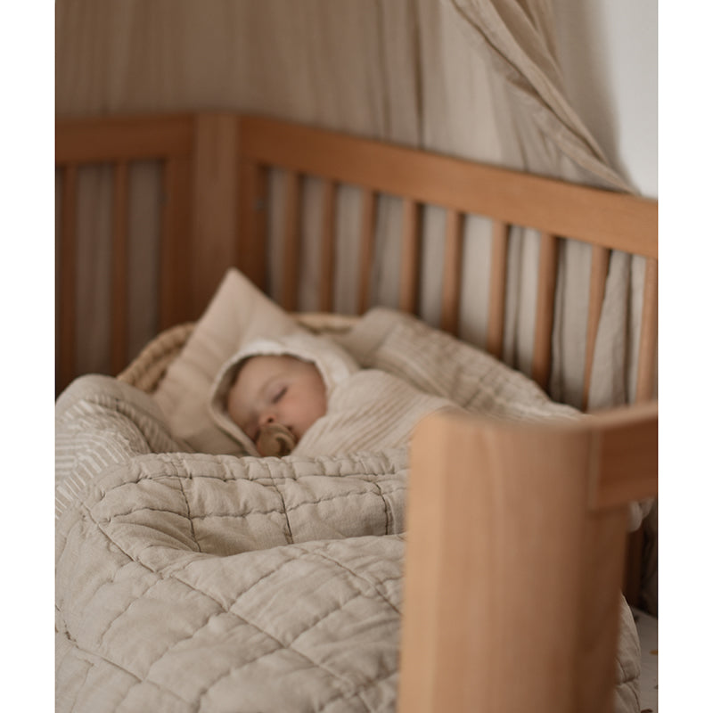 Alfombra de Descanso para bebé reversible ANNA SABLE LAVE 100 x 140 cm en la cuna